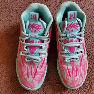 PUMA,Lamelo Ball,5.5y,teal,pink